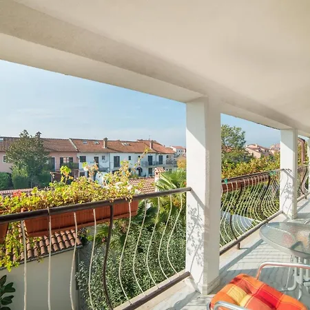 Pokrajac 3* Rovinj