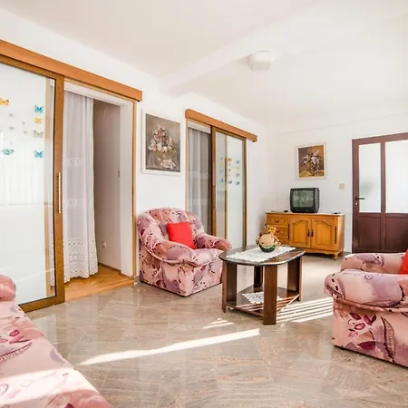 Pokrajac Gostinjska kuća 3*
